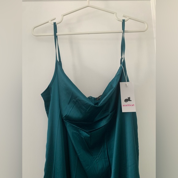 Sleeveless spaghetti strap satin dress green - Picture 7 of 7
